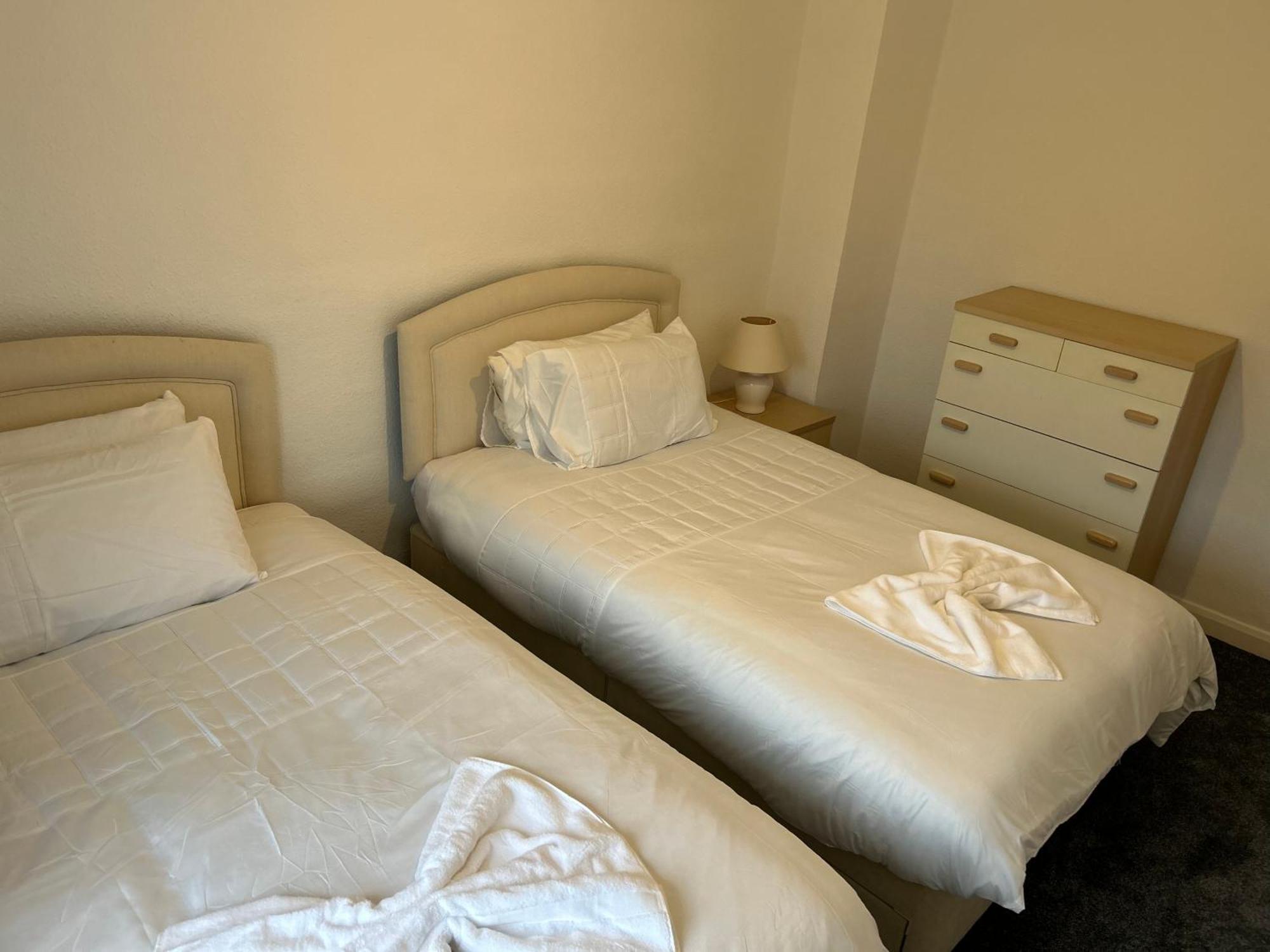 Family Home Near Cribbs Causeway And The Wave, Just 2 Minutes From Airbus And Rolls Royce Bristol Eksteriør billede